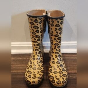 Sperry Top Sider  leopard print waterproof rainboots.